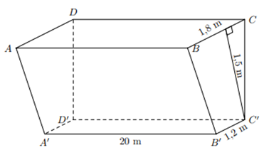 Người ta đào một đoạn mương dài 20 m, sâu 1,5 m. Bề mặt của mương rộng 1,8 m và đáy  (ảnh 1)