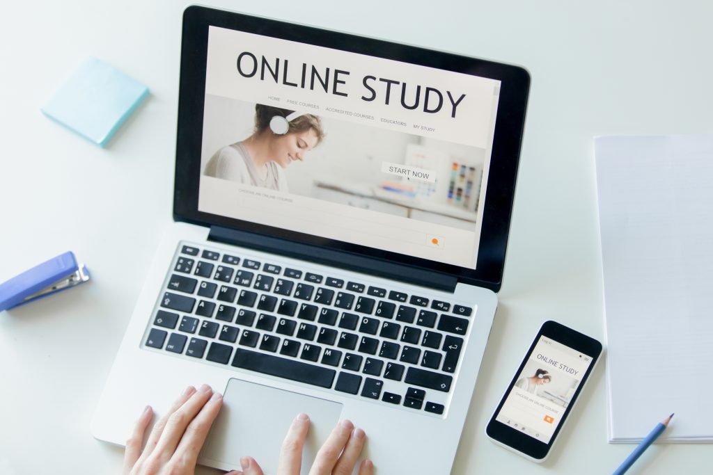 Review khoá học tiếng Anh Online - Học 1 kèm 1 với