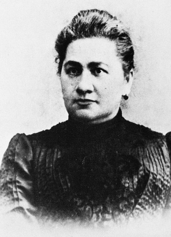 Amazon.com: Pauline Einstein N(1858-1920) Mother Of American (German-Born)  Theoretical Physicist Albert Einstein Photographed C1900 Poster Print by ...