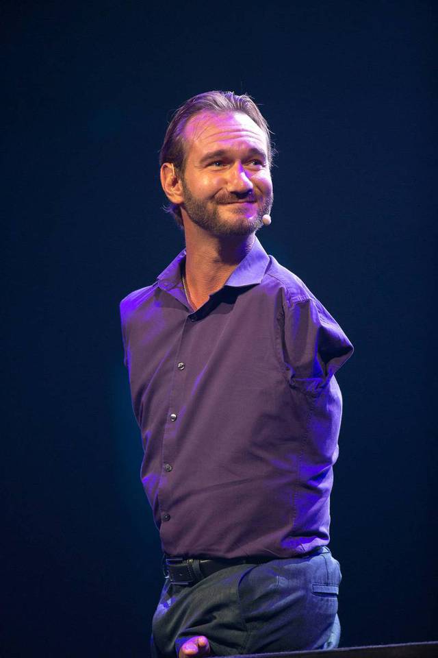 9 năm sau lần đến Việt Nam, cuộc sống "diễn giả không tay không chân" Nick  Vujicic có nhiều thay đổi: Gia đình có thêm 3 thành viên, mọi mơ ước đã