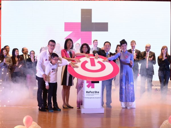Phát động phong trào HeForShe - "Vì những người phụ nữ quanh ta" | Vietnam+  (VietnamPlus)