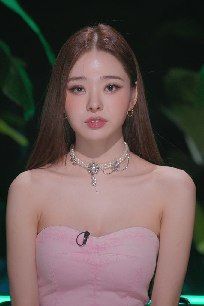 Song Ji A (Địa Ngục Độc Thân) bị dàn cast lơ đẹp khi vướng scandal, chỉ 1  thành viên duy nhất dám đứng ra bênh vực!