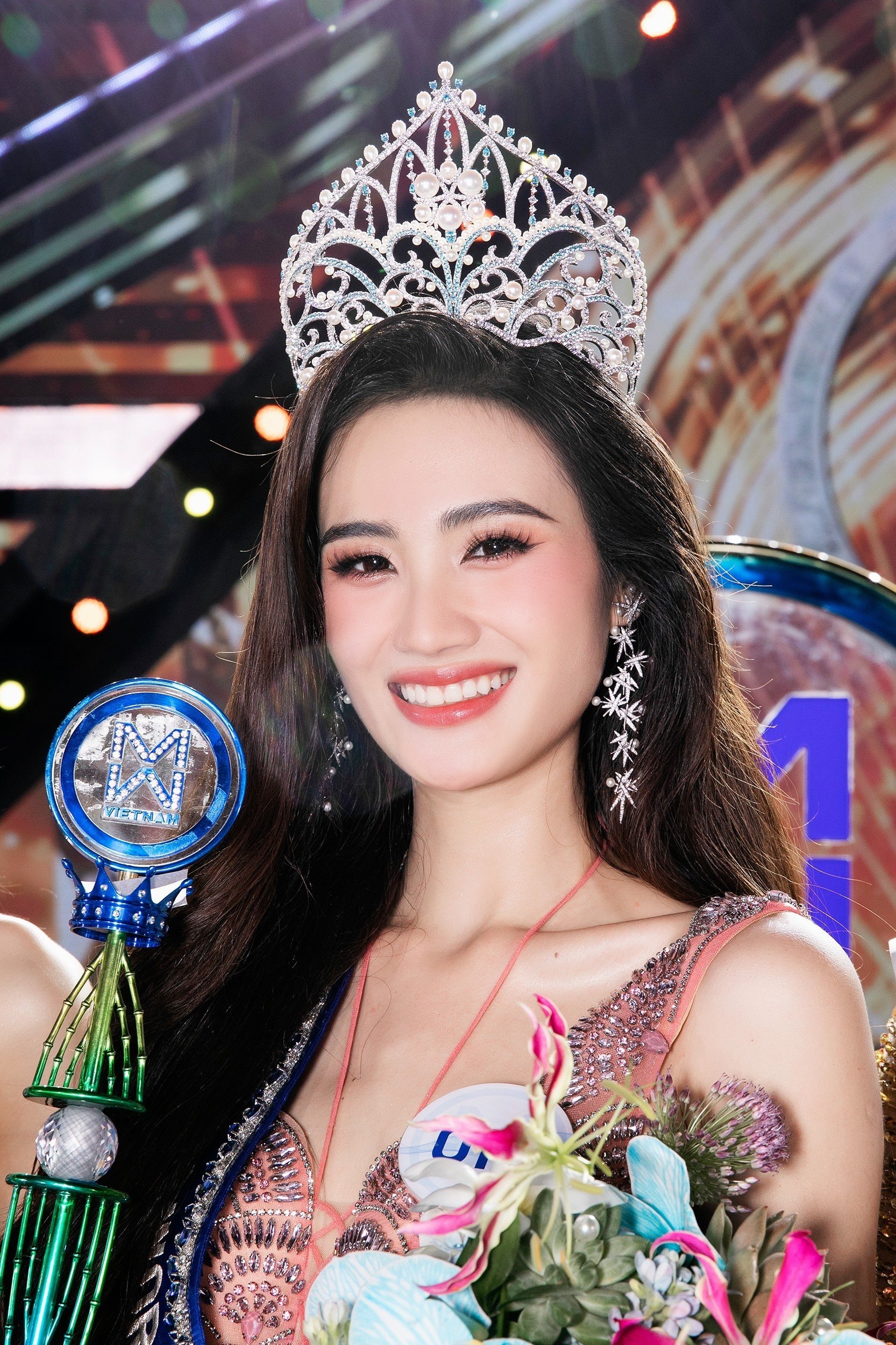 Điều ít biết về tân Hoa hậu Thế giới Việt Nam 2023 - Huỳnh Trần Ý Nhi